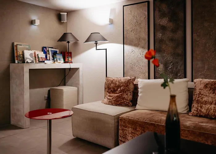 230 Luxury Rome